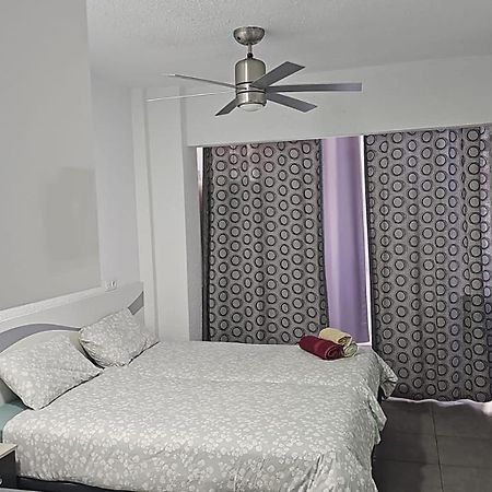 Apartamento Malaga Port Екстер'єр фото