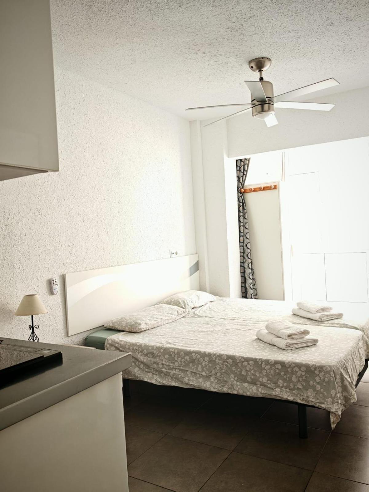 Apartamento Malaga Port Екстер'єр фото