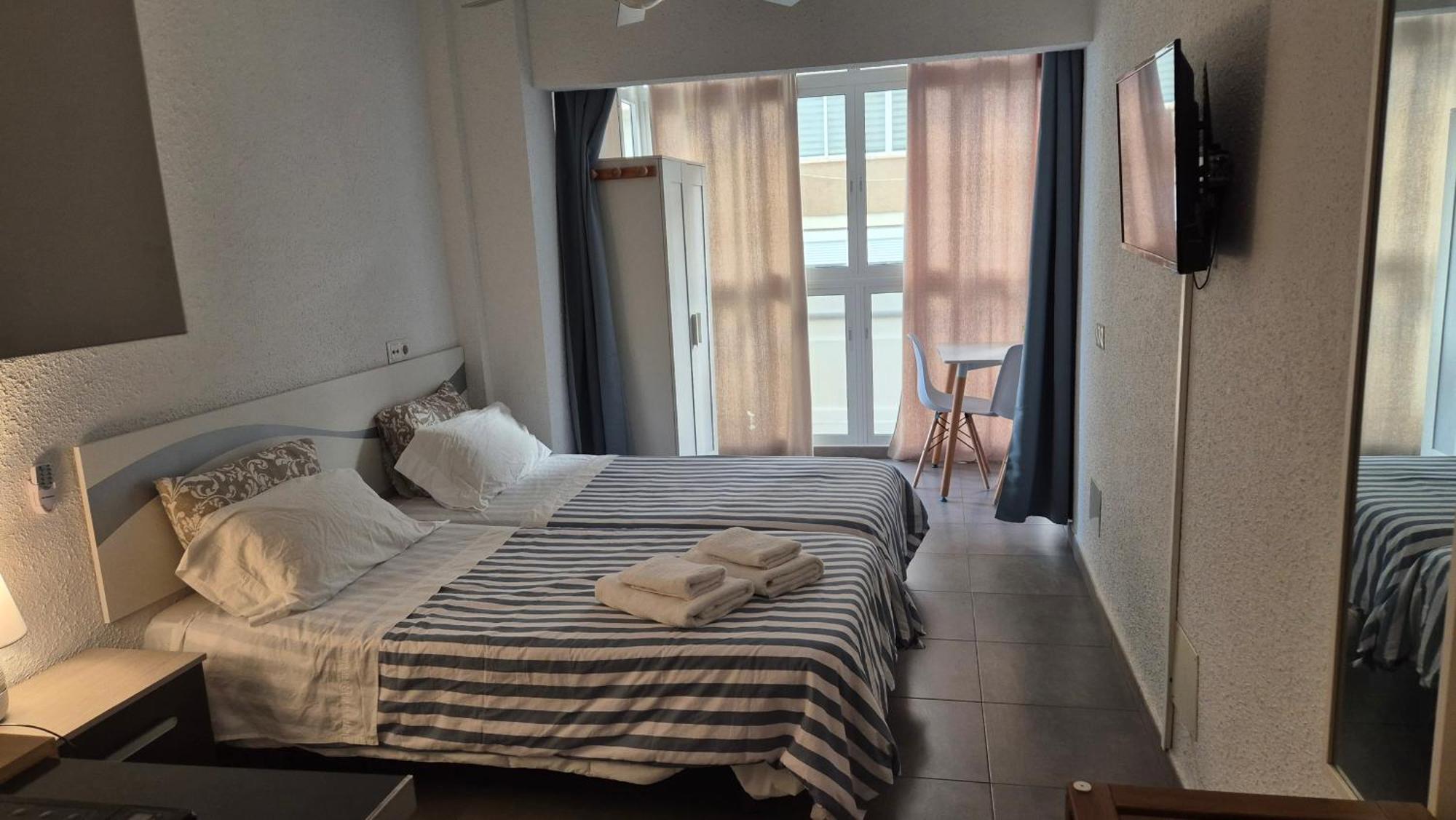 Apartamento Malaga Port Екстер'єр фото