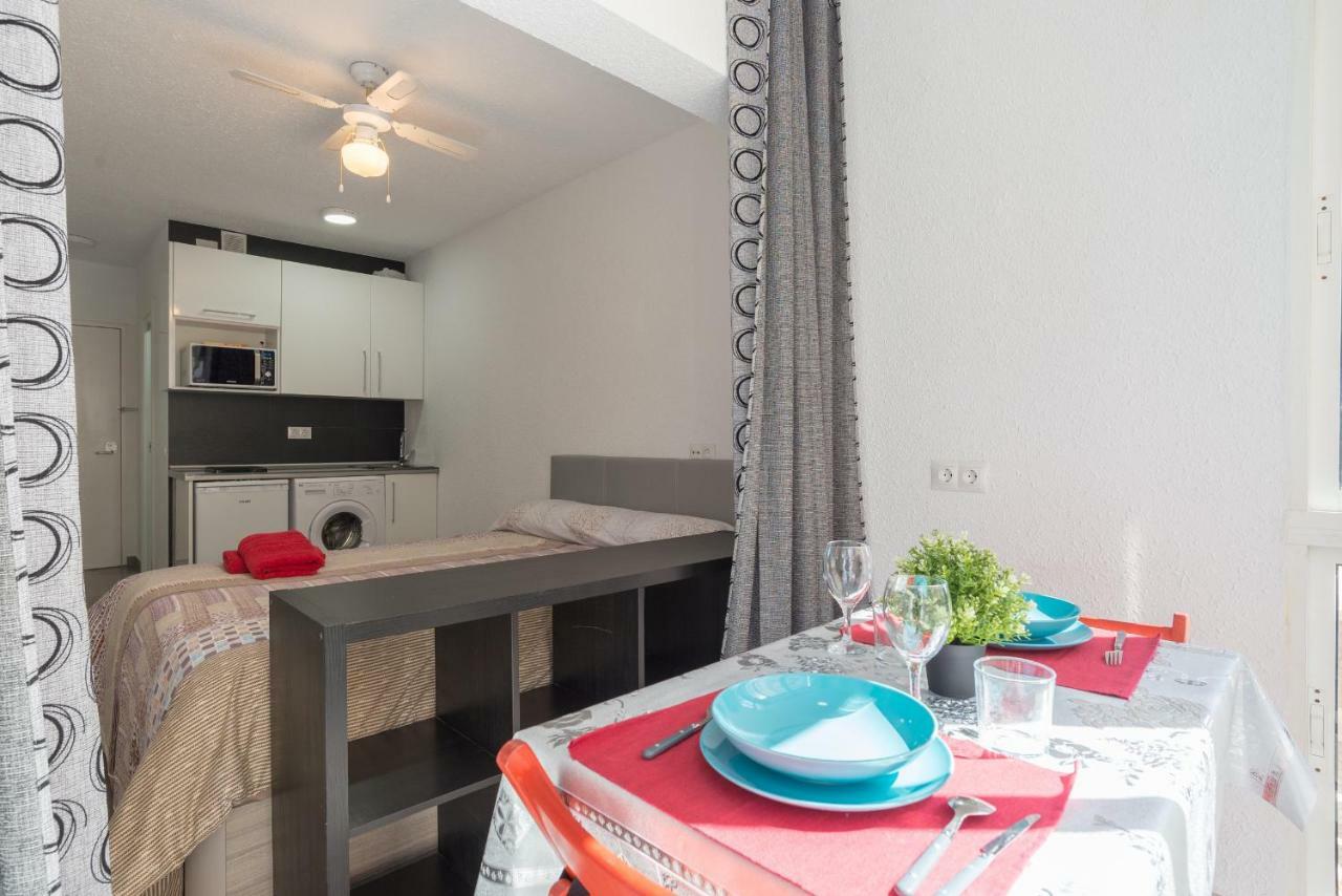 Apartamento Malaga Port Екстер'єр фото