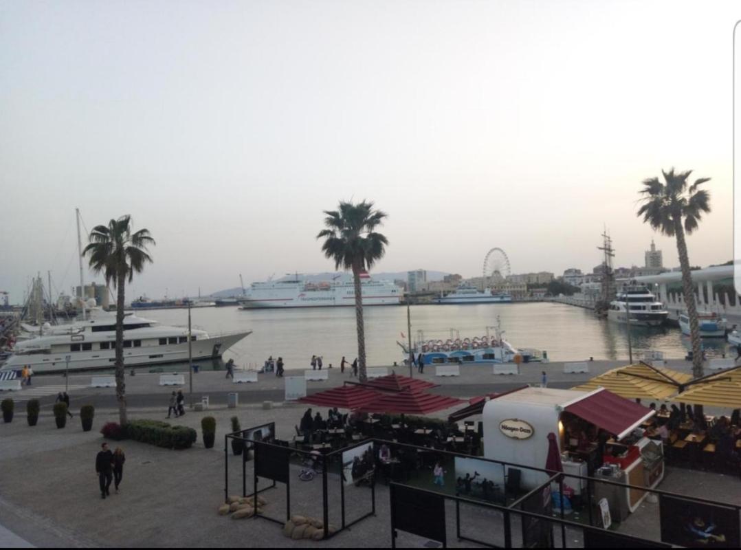 Apartamento Malaga Port Екстер'єр фото